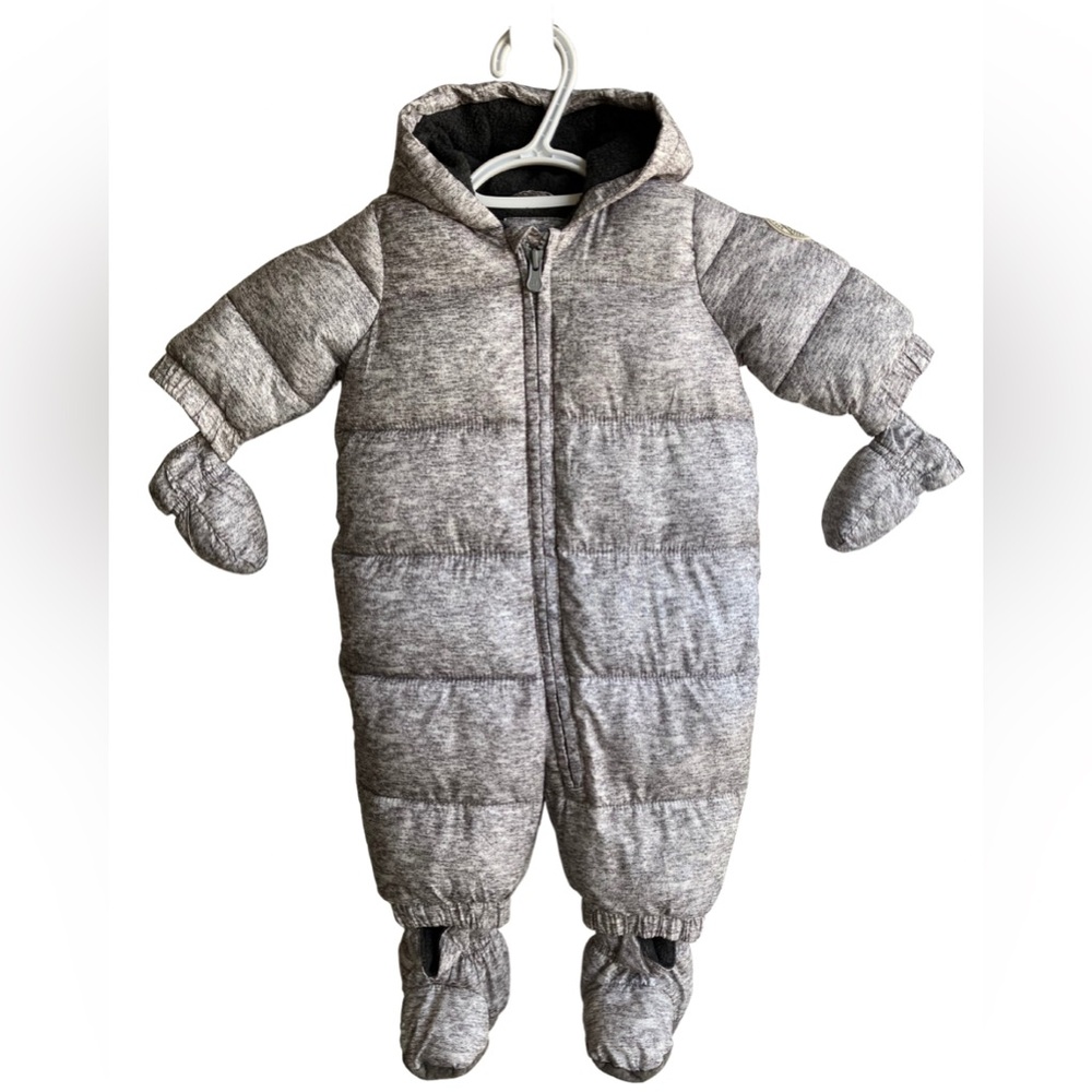 Baby gap snow suit bunting suit grey black 0-6 months